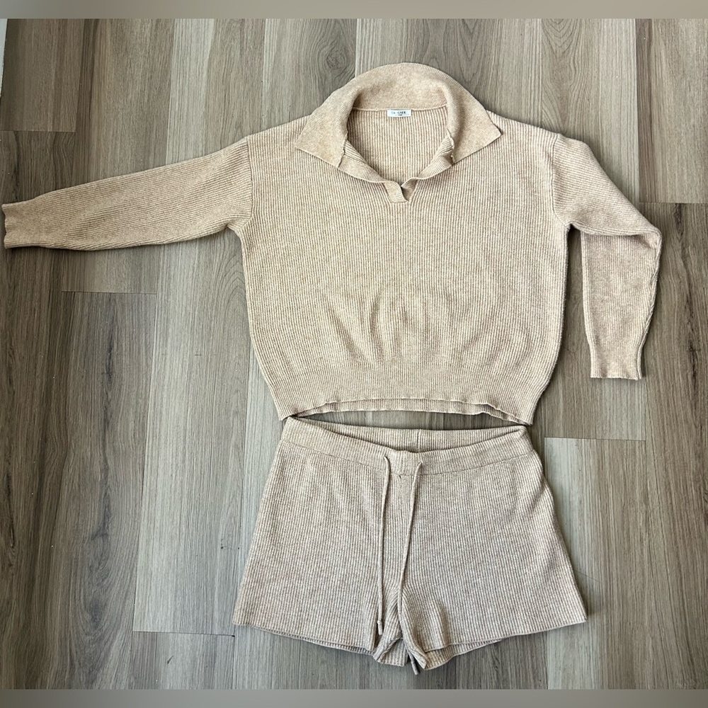 Ekouaer Beige Knit Sweater and Shorts Set in Women’s XL